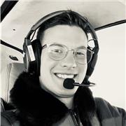 Pilota e diplomato in Meccanica-Meccatronica con ottimi risultati impartisce lezioni private ai ragazzi a Thiene e limitrofi